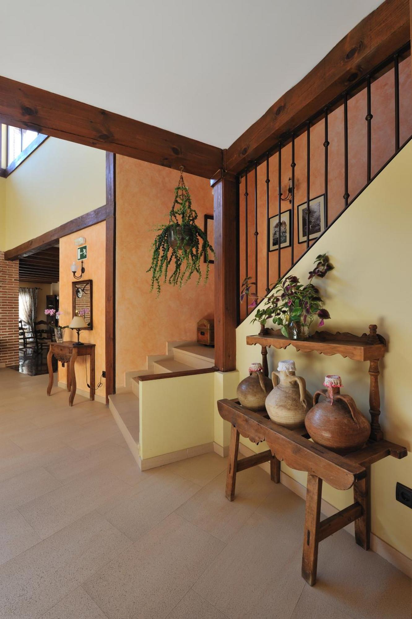 Cuevas Del Valle Hotel Rural Y Restaurante, Rinconcito De Gredos מראה חיצוני תמונה