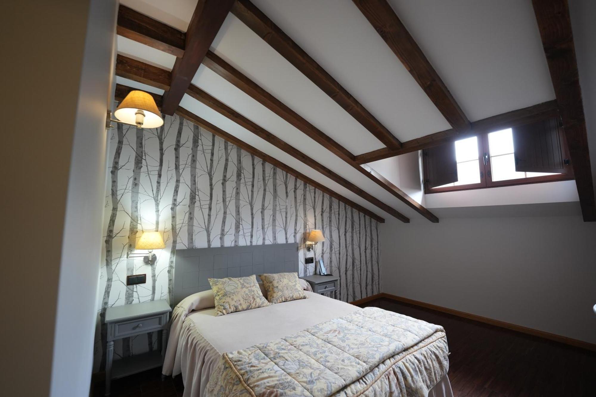 Cuevas Del Valle Hotel Rural Y Restaurante, Rinconcito De Gredos מראה חיצוני תמונה