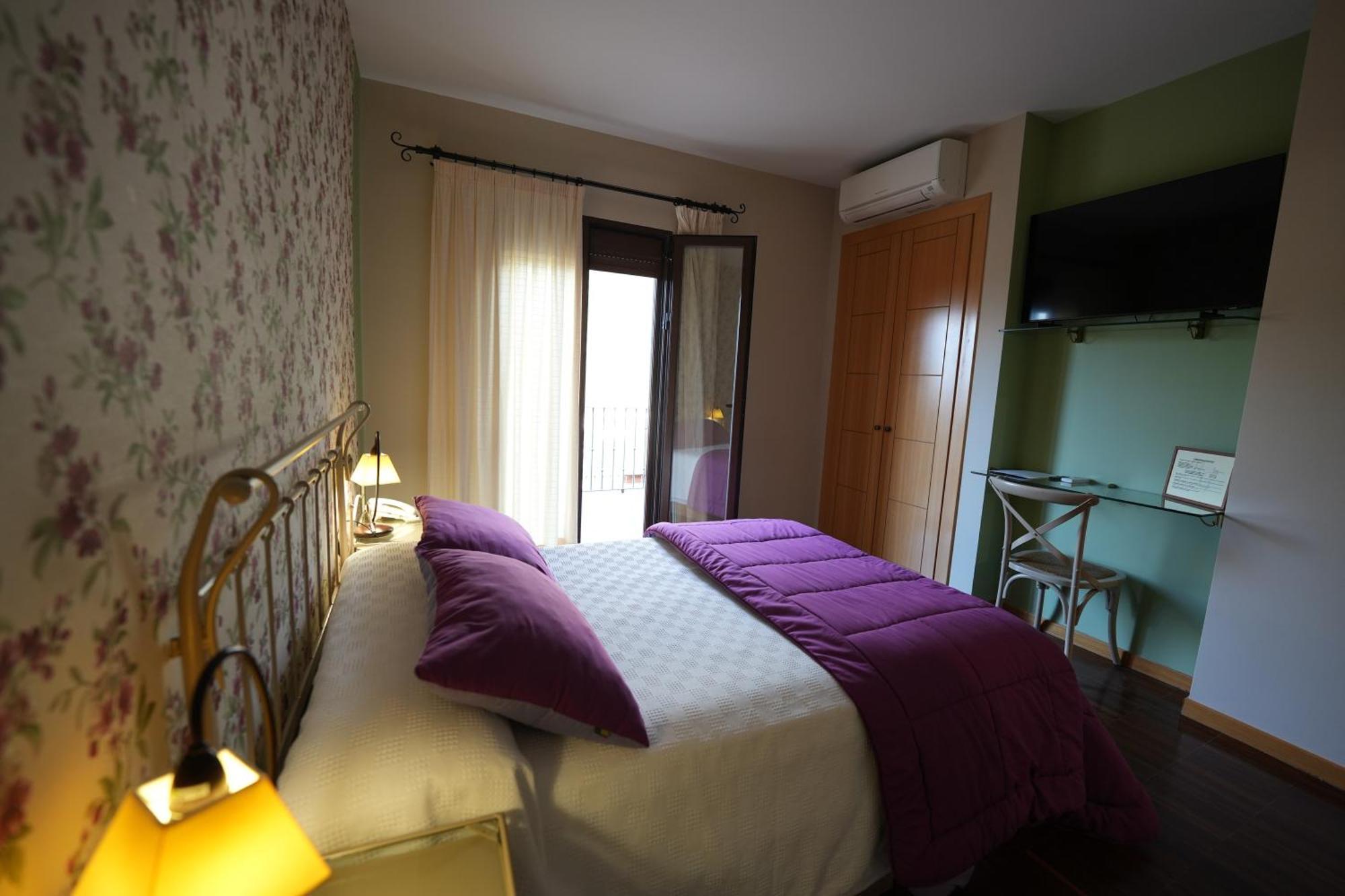 Cuevas Del Valle Hotel Rural Y Restaurante, Rinconcito De Gredos מראה חיצוני תמונה