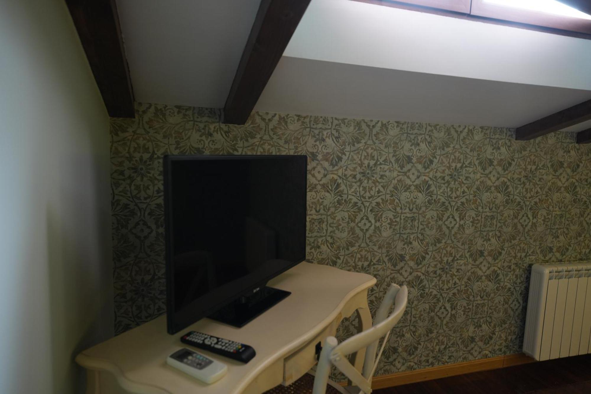 Cuevas Del Valle Hotel Rural Y Restaurante, Rinconcito De Gredos מראה חיצוני תמונה